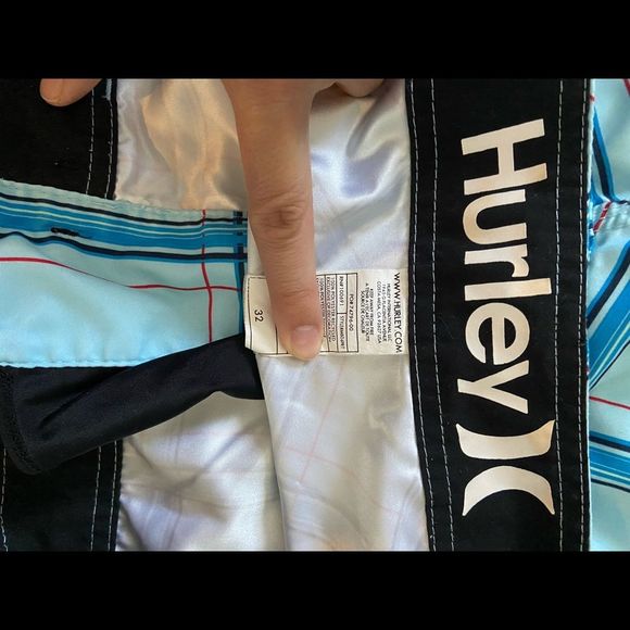 Hurley Men’s Swimming Trunks | Size 32 - Picture 6 of 6